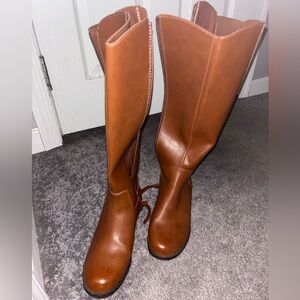 Women’s tall brown boots size 6 from target